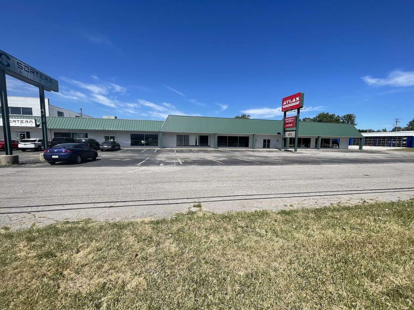 Stoller Building: 909-929 N. Coliseum Boulevard, Fort Wayne, IN 46805